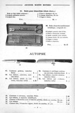 Boîte dissection entièrement métallique,... Couteaux pointus, manches ébène. Les mêmes, à pointe rab [...]