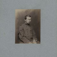 0022 - Page sans numérotation - [Portraits d'homme avant et après pose de prothèse nasale]