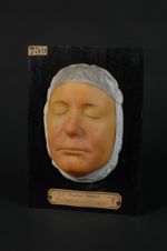 Eczéma, à poussées aiguës survenant sous l'influence de tout topique, sauf les cataplasmes de fécule